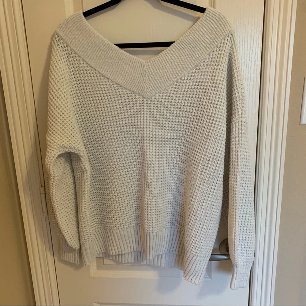 Zenana Boutique Brand Cropped V Neck Sweater Size Medium - Picture 4 of 5